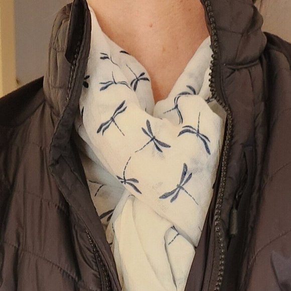 New Large Blue Dragonfly Print Scarf on White Background - Soft & Skin-friendly - Picture 1 of 3